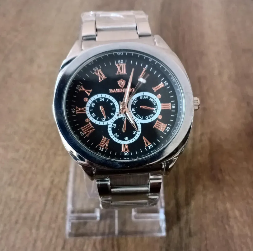 Classic Luxury Quartz Analog Watch for Men Boys Random Dial